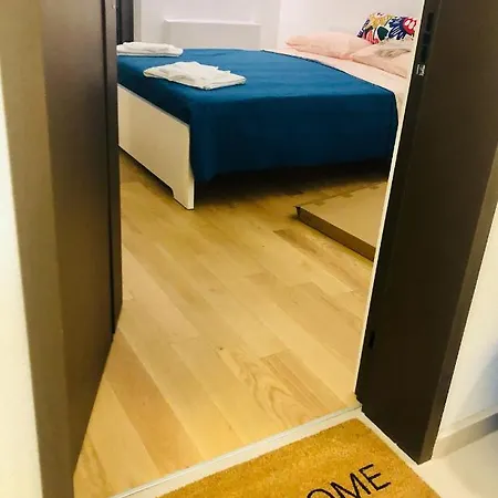 Ella Apartment *