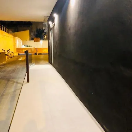 Ella * Bari